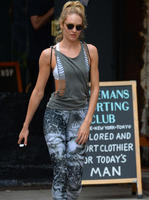 Candice_Swanepoel_Wearing_Tights_Leaving_the_Gym_in_NYC__08.jpg