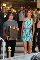 1536167_gisele_b_uuml_ndchen_et_carles_puyol_950x0_2.jpg