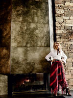 blake_lively_vogue_cover_august_2014_05_170248179771.jpg