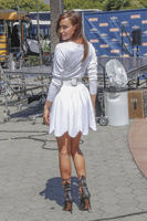 irina_shayk_appears_on_extra_to_promote_hercules_3.jpg