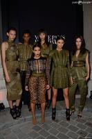 1532942_kim_kardashian_kendall_jenner_binx_950x0_2.jpg