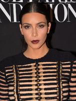1537530_kim_kardashian_lors_du_gala_vogue_950x0_1.jpg