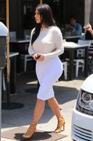 Kim_Kardashian_june2014_05.jpg