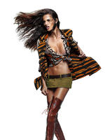Izabel_Goulart_by_Gui_Paganini__Savage_Beauty___Elle_Brazil_September_2011__8.jpg