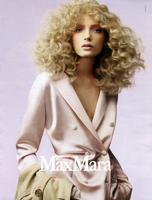 51505_at_Lily_Donaldson_2008_02_maxmara_vor_122_83lo.jpg