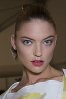 carolinaherrerass15martha_backstage1.jpg