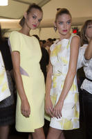 carolinaherrerass15martha_backstage4.jpg