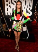 jennifer_lopez_regina_incontestabila_a_covorului_rosu_de_la_fashion_rocks_cum_s_au_imbracat_celelalte_1.jpg