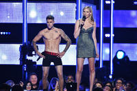 17justinbieber_larastone_2.jpg