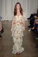 Marchesa_Spring_2015_AgbNaXUw22zx.jpg