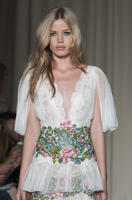 Marchesa_Spring_2015_Details_D_XIoaOQAPVx.jpg