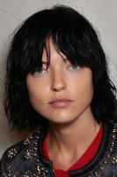 Marc_Jacobs_Spring_2015_Backstage_kbKgTIzZOw_x.jpg