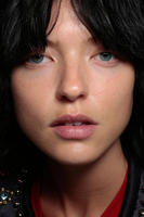 Marc_Jacobs_Spring_2015_Backstage_ZtJsxoAnbowx.jpg