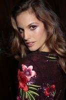 Matthew_Williamson_Spring_2015_Backstage_M_InmBB4W5Kx.jpg