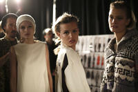 Rag_Bone_Fall_2014_Backstage_9uo_Fd_EWP0_Rix.jpg