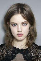 Emilio_Pucci_Fall_2014_Backstage_wCMyTJDqCF3x.jpg