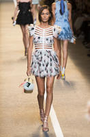 Fendi_Spring_2015_Yh2_SIk_C_HDPx.jpg