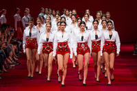 Dolce_Gabbana_Spring_2015_fS81bL3zX9Rx.jpg