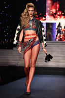 5_iconic_jean_paul_gaultier_runway_moments_fb.jpg
