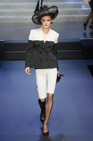 Jean_Paul_Gaultier_Spring_2015_2OAFwDR7pMVx.jpg