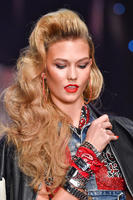 Jean_Paul_Gaultier_Spring_2015_Details_0XEQQl6CjiMx.jpg