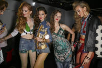 Jean_Paul_Gaultier_Spring_2015_Backstage_uS_xfZRhuoNx.jpg