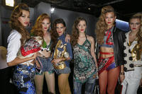 Jean_Paul_Gaultier_Spring_2015_Backstage_xr3DQHJgWpcx.jpg