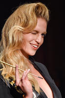Jean_Paul_Gaultier_Spring_2015_Details_1LF3ibkChgyx.jpg