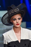 Jean_Paul_Gaultier_Spring_2015_Details_Nn5wvlUjZvNx.jpg