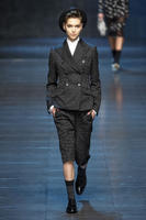 Dolce_Gabbana_Fall_2011_f8ncKA1igQJx.jpg
