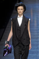 Dolce_Gabbana_Fall_2011_DoGkadRaP27x.jpg