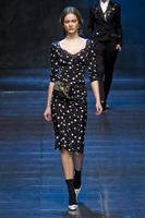 Dolce_Gabbana_Fall_2011_vvaIrLmmucjx.jpg