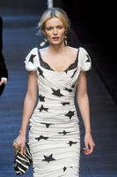 Dolce_Gabbana_Fall_2011_oBLYuPCPMWhx.jpg