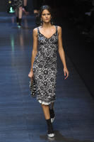Dolce_Gabbana_Fall_2011_B9ipT7kN2__x.jpg