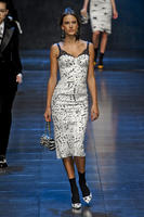 Dolce_Gabbana_Fall_2011_5MIdn7Mi0nrx.jpg