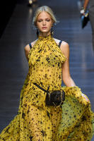 Dolce_Gabbana_Fall_2011_YOLVQAV4pTZx.jpg