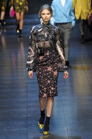 Dolce_Gabbana_Fall_2011_IL2uosPUxKpx.jpg