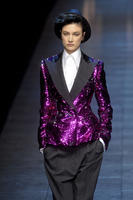 Dolce_Gabbana_Fall_2011_2cGTLcZzeCEx.jpg