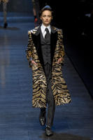 Dolce_Gabbana_Fall_2011_II2J7tUrvbix.jpg