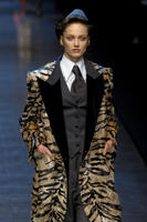 Dolce_Gabbana_Fall_2011_LOk7BgXPOeax.jpg