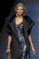 Dolce_Gabbana_Fall_2011_0YTeutJVkGtx.jpg