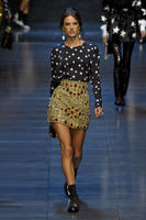 Dolce_Gabbana_Fall_2011_UM65d0QQBYvx.jpg