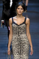 Dolce_Gabbana_Fall_2011_N2zU9etar_Gx.jpg