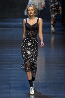 Dolce_Gabbana_Fall_2011_6geVB000lMHx.jpg