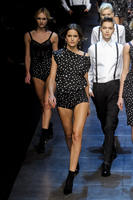 Dolce_Gabbana_Fall_2011_2UA1i_mxq6Nx.jpg