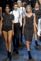 Dolce_Gabbana_Fall_2011_J73bqpsfaQVx.jpg