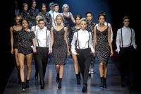 Dolce_Gabbana_Fall_2011_CZSioYlMLEHx.jpg