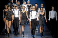 Dolce_Gabbana_Fall_2011_ZDfxODA224fx.jpg