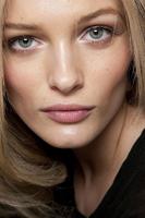 Dolce_Gabbana_Fall_2011_Backstage_DBC38jqTOc7x.jpg