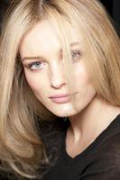 Dolce_Gabbana_Fall_2011_Backstage_t__TjDffonix.jpg